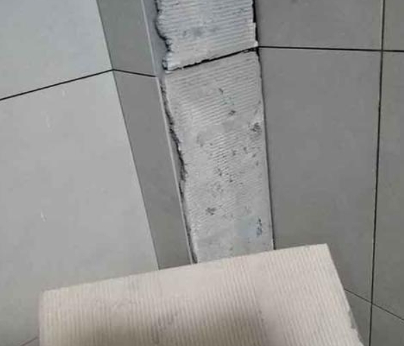 安吉瓷砖空鼓维修公司分享下厨房瓷砖脱落的补救措施。